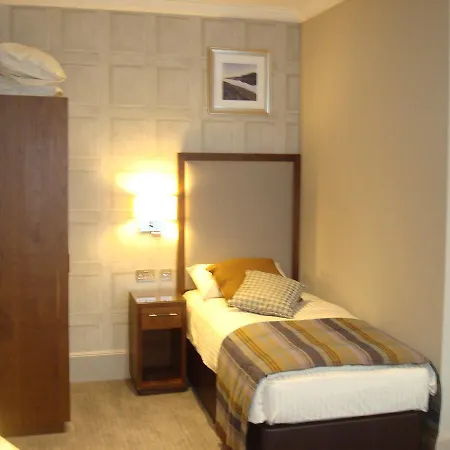 Hotel Cruachan 3*