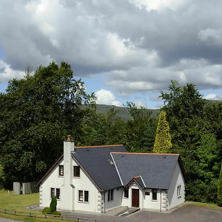 Hotel Factors & Fort William