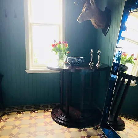 Ardrhu House William 5*